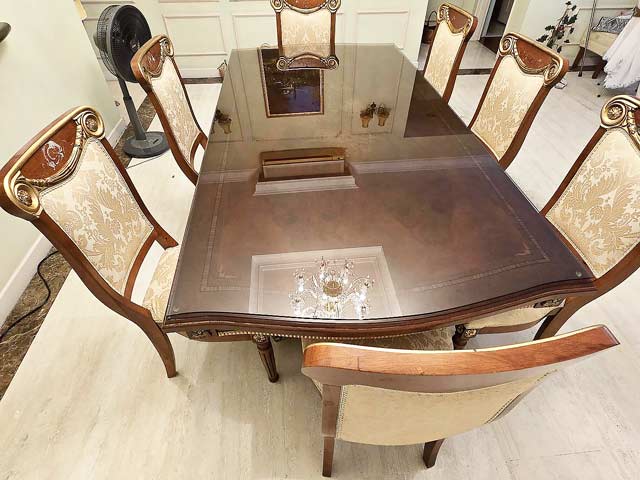 Tempered glass for curve dining table